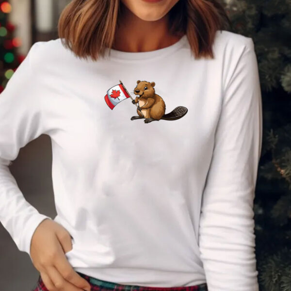 cute beaver holding a canadian flag T-shirt